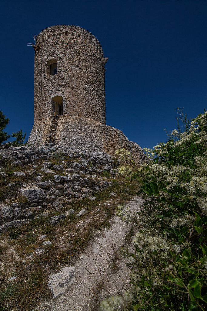 Bominaco (AQ) - Castello