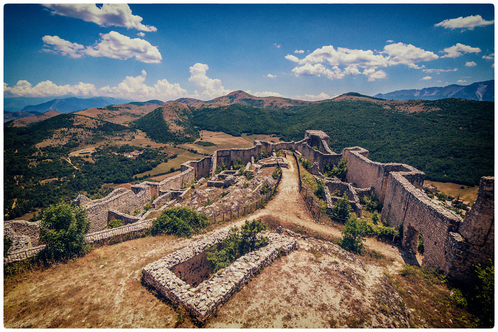 Bominaco (AQ) - Castello